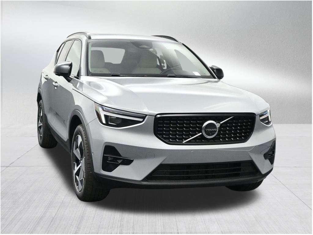 2026 Volvo XC40 B5 Plus