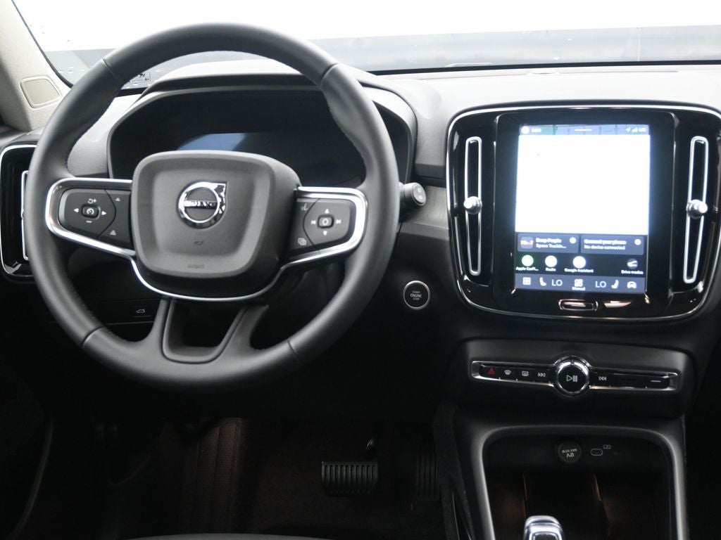 2026 Volvo XC40 B5 Plus
