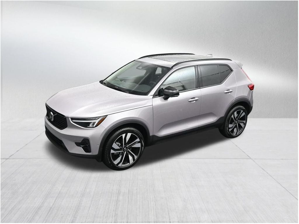 2026 Volvo XC40 B5 Plus