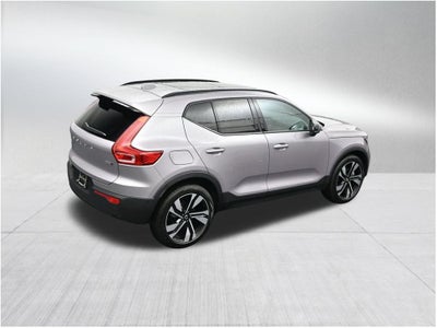 2026 Volvo XC40 B5 Plus