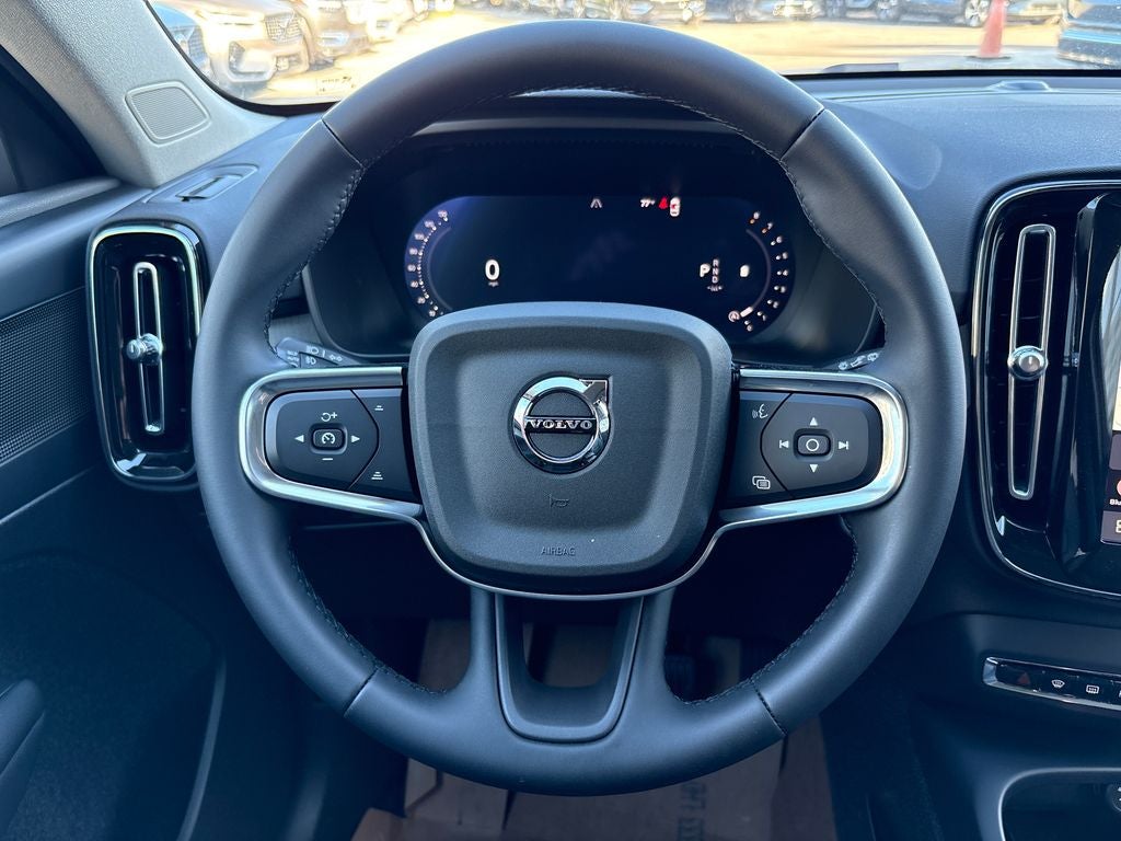 2026 Volvo XC40 B5 Plus