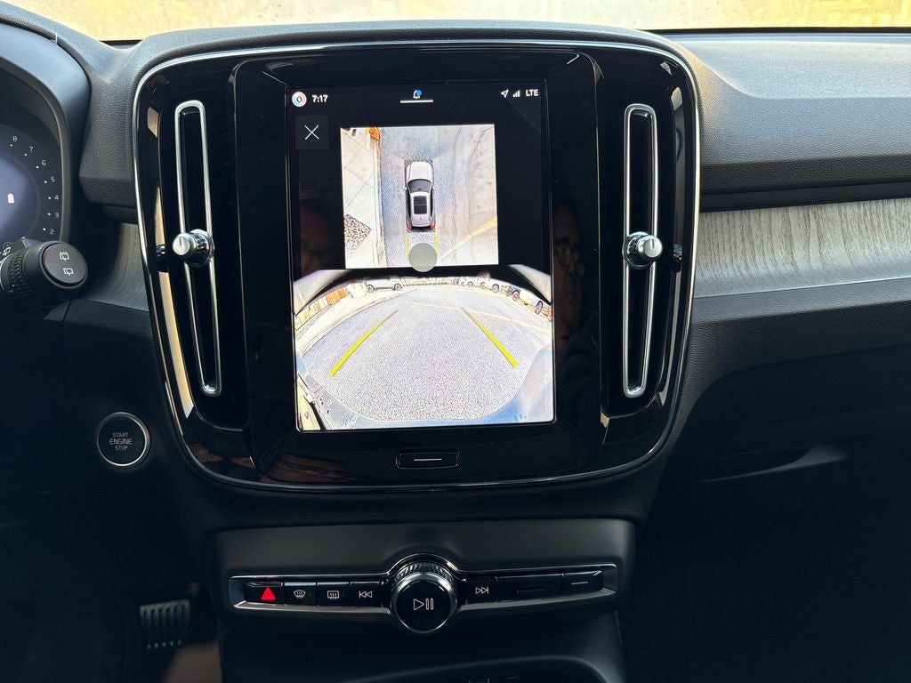 2026 Volvo XC40 B5 Plus