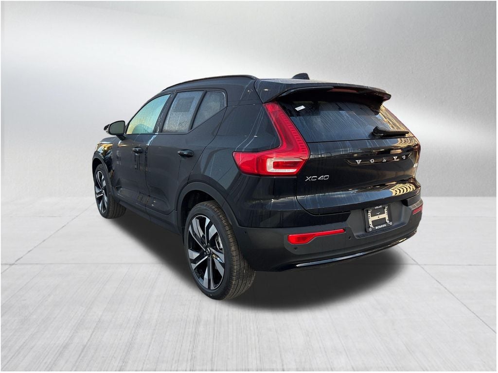 2026 Volvo XC40 B5 Plus
