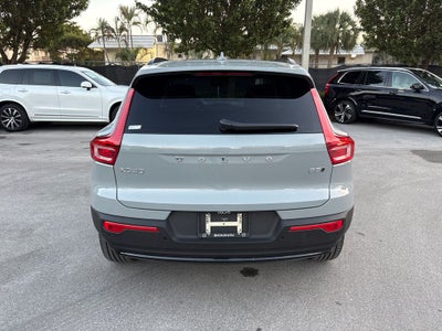 2026 Volvo XC40 B5 Plus