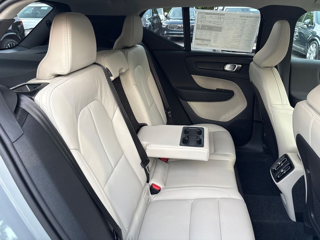 2026 Volvo XC40 B5 Plus