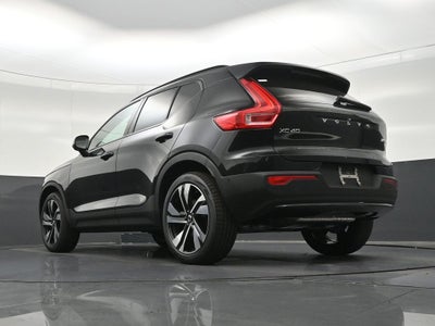 2026 Volvo XC40 B5 Plus