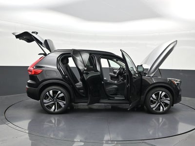 2026 Volvo XC40 B5 Plus