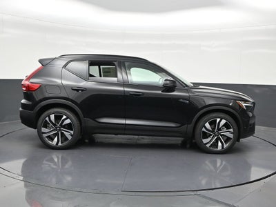 2026 Volvo XC40 B5 Plus