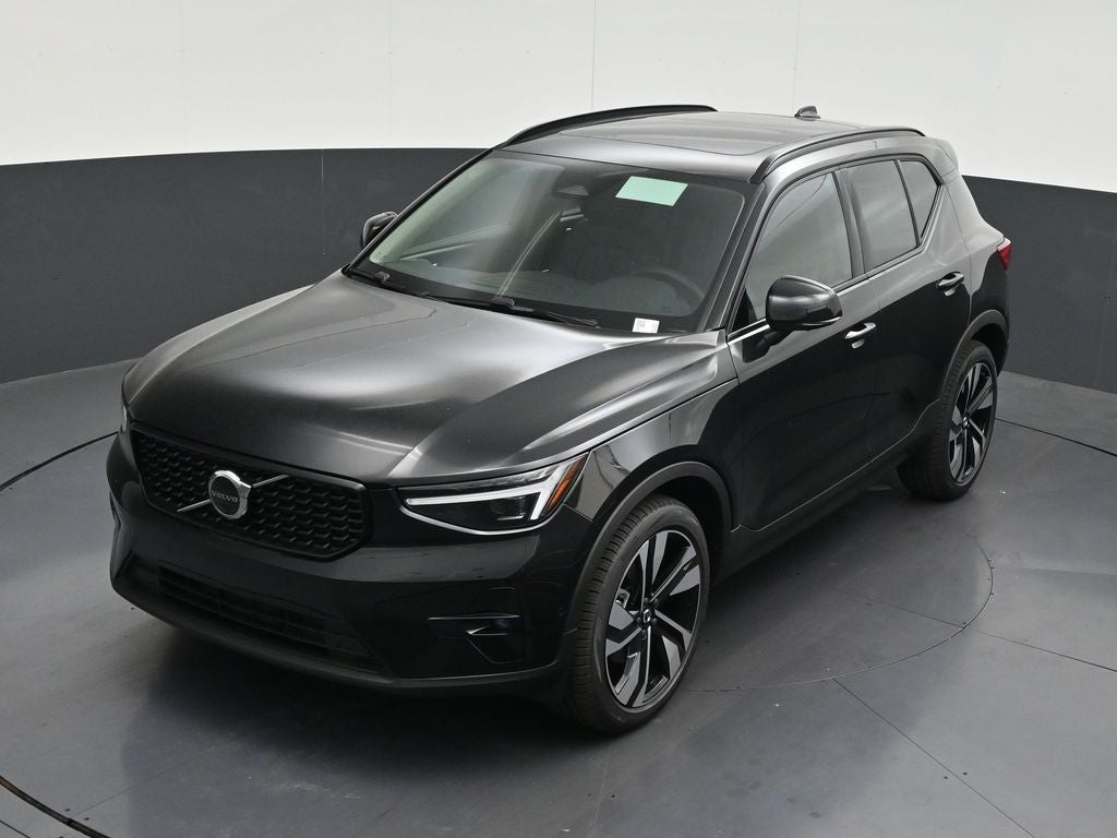 2026 Volvo XC40 B5 Plus