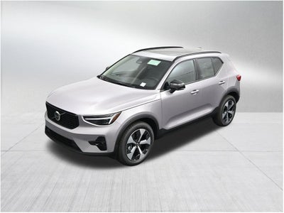 2026 Volvo XC40 B5 Plus