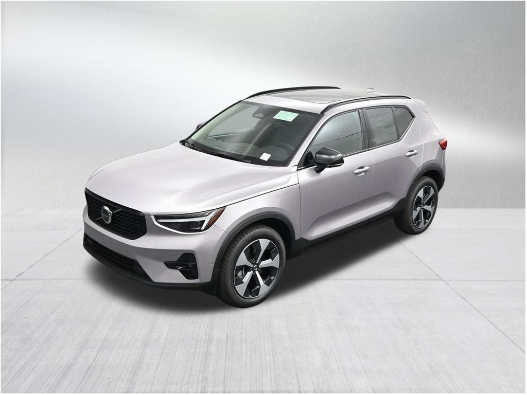 2026 Volvo XC40 B5 Plus