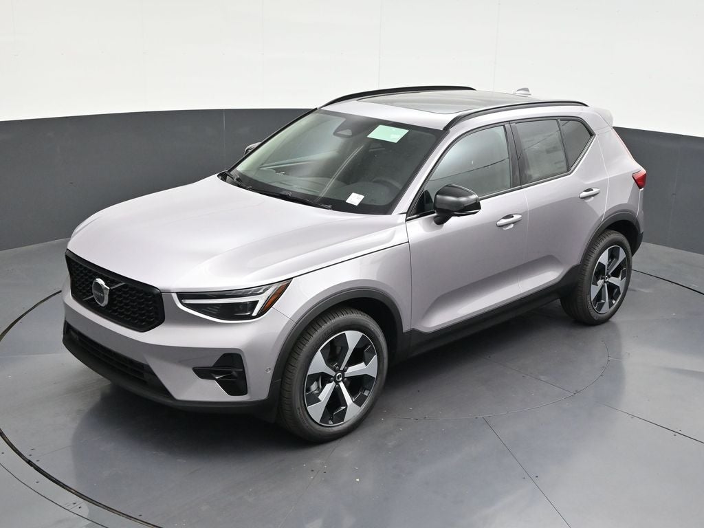 2026 Volvo XC40 B5 Plus