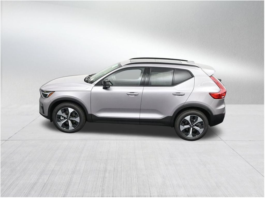 2026 Volvo XC40 B5 Plus