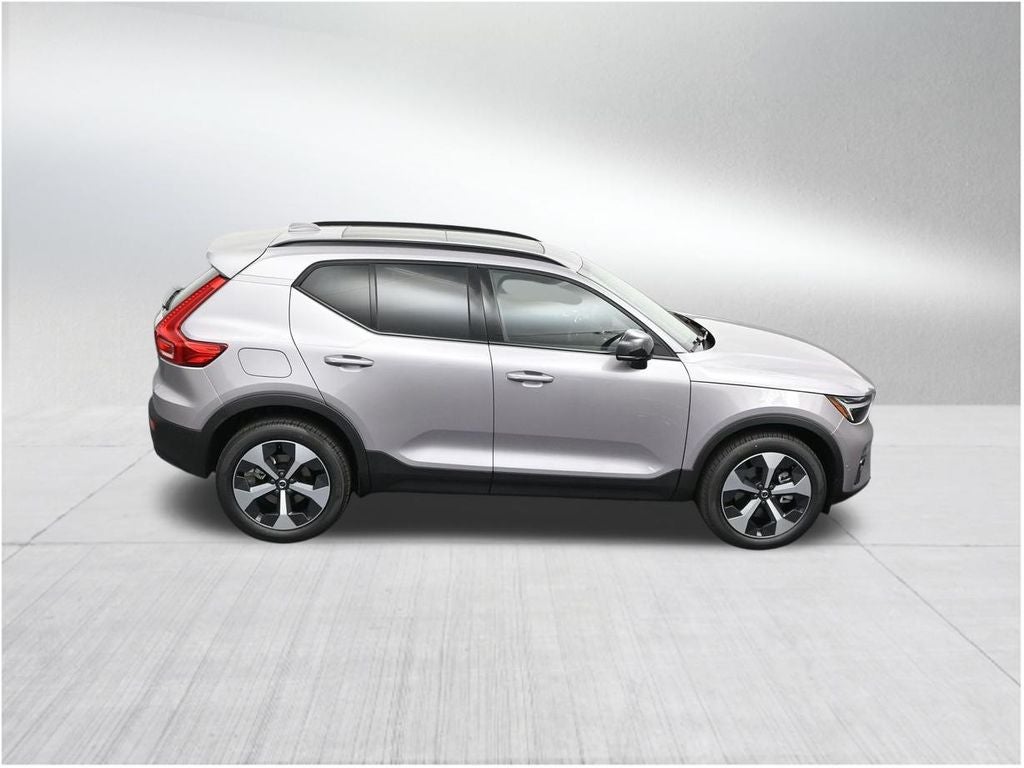 2026 Volvo XC40 B5 Plus
