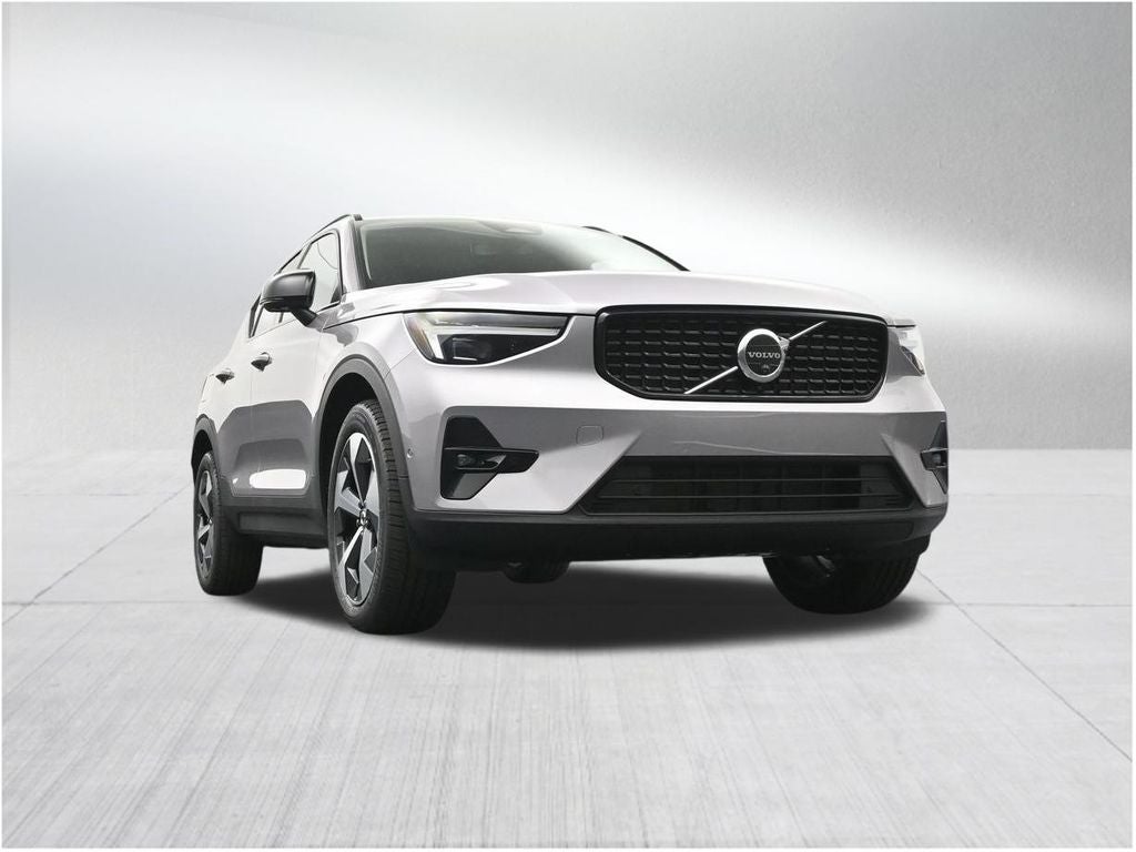 2026 Volvo XC40 B5 Plus