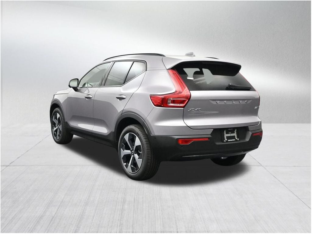 2026 Volvo XC40 B5 Plus