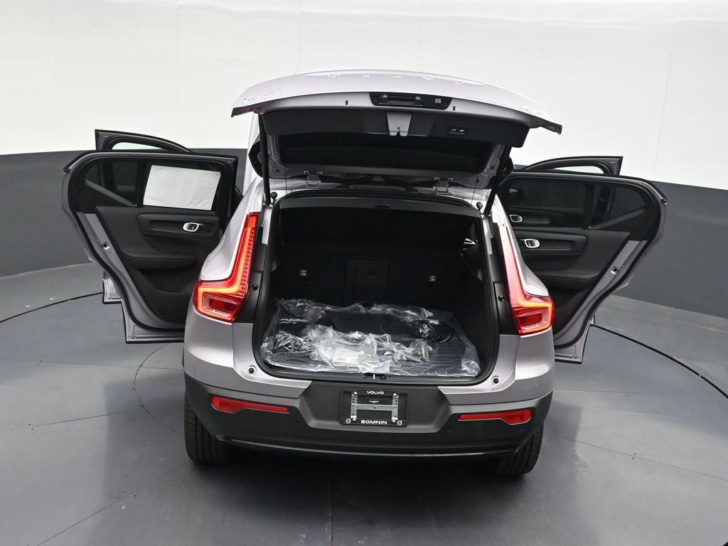 2026 Volvo XC40 B5 Plus