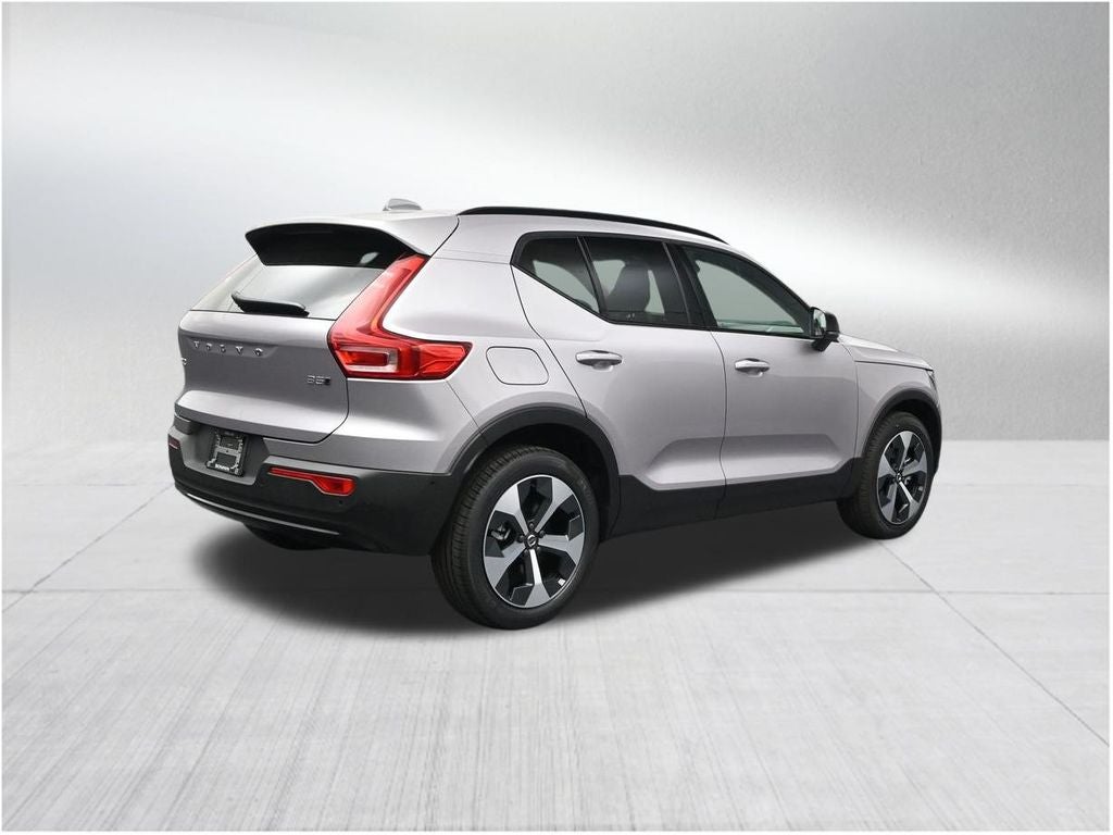 2026 Volvo XC40 B5 Plus