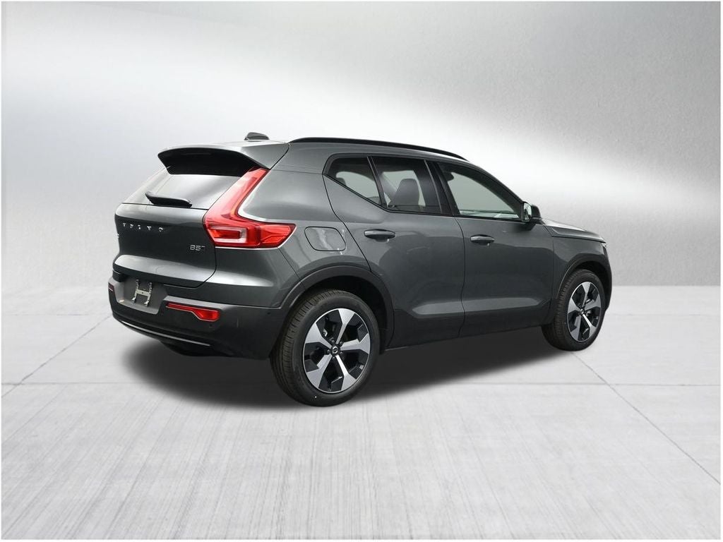2026 Volvo XC40 B5 Plus