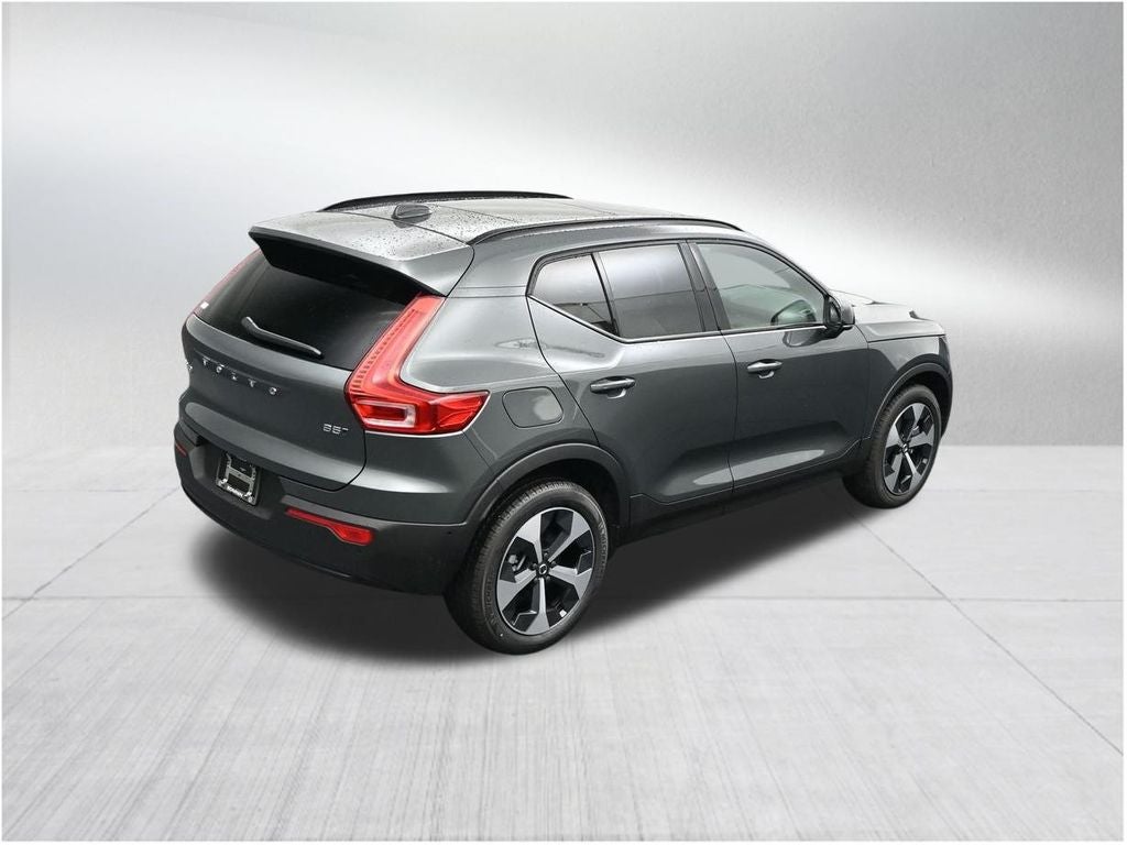 2026 Volvo XC40 B5 Plus