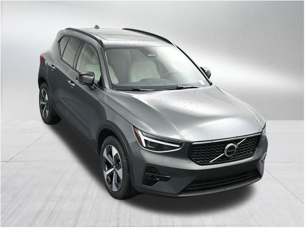 2026 Volvo XC40 B5 Plus