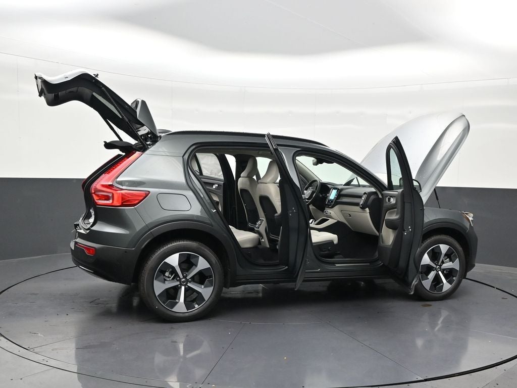 2026 Volvo XC40 B5 Plus