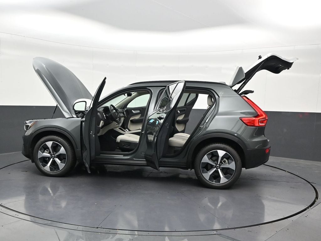 2026 Volvo XC40 B5 Plus