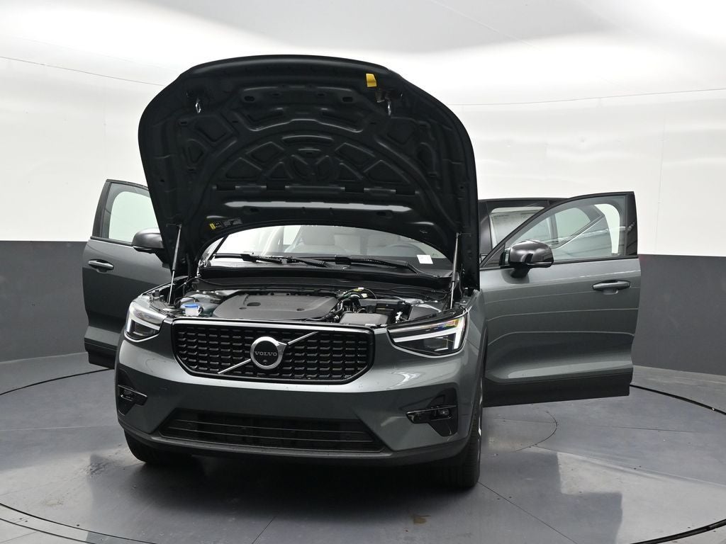 2026 Volvo XC40 B5 Plus