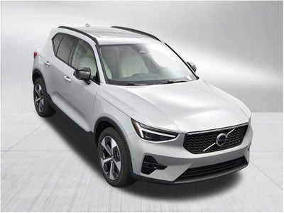 2026 Volvo XC40 B5 Plus