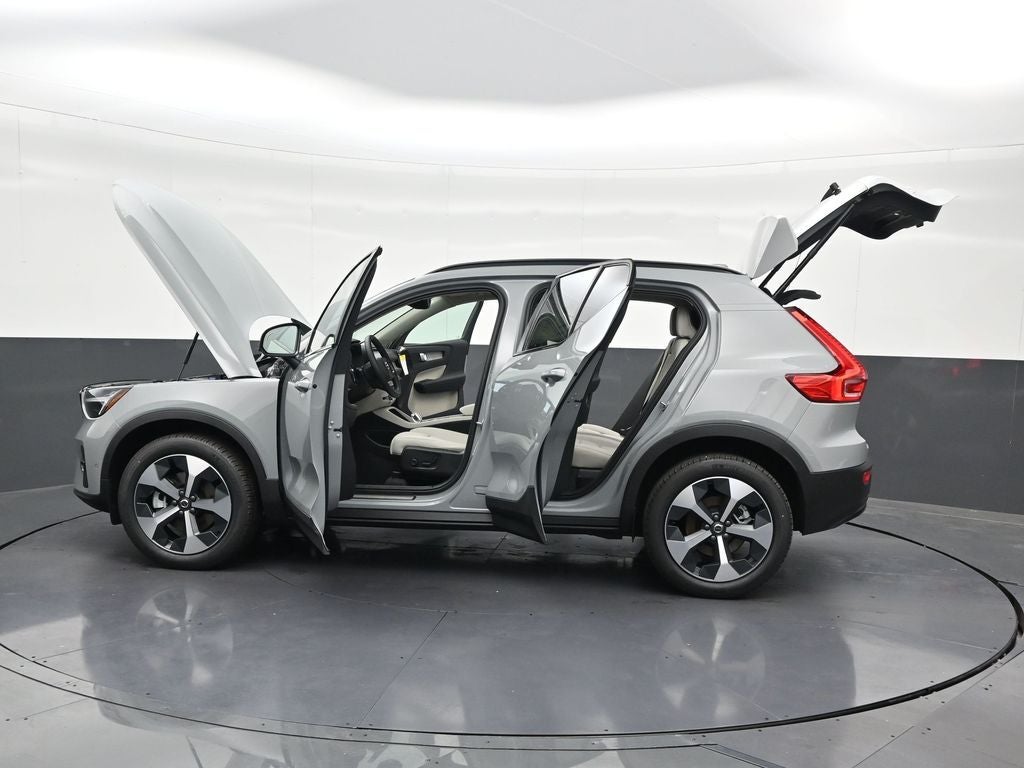 2026 Volvo XC40 B5 Plus