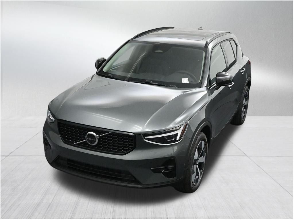 2026 Volvo XC40 B5 Plus