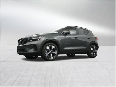2026 Volvo XC40 B5 Plus