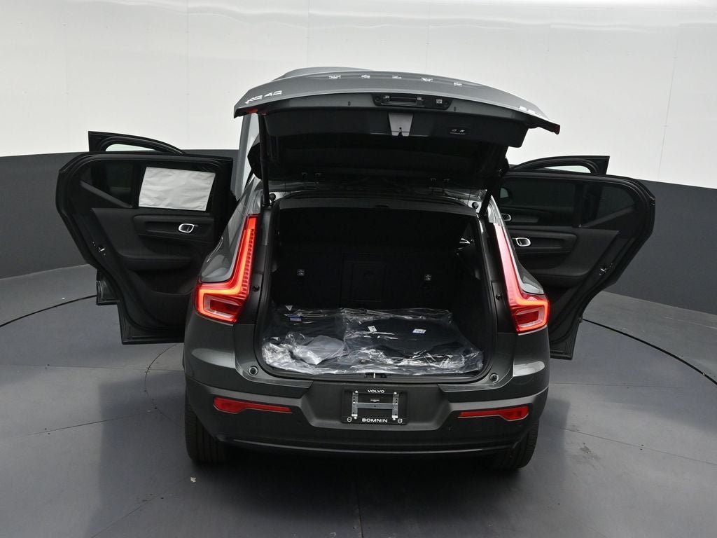 2026 Volvo XC40 B5 Plus