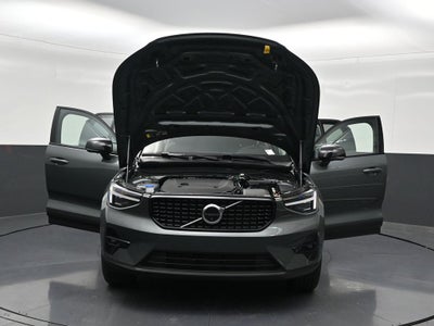 2026 Volvo XC40 B5 Plus
