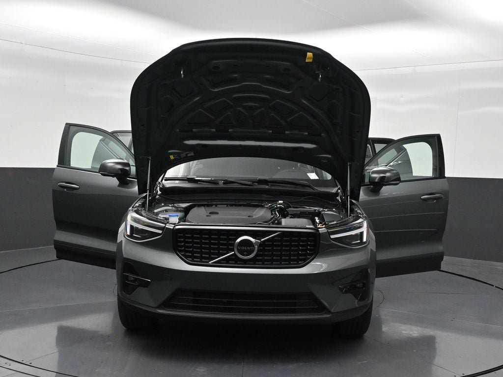 2026 Volvo XC40 B5 Plus