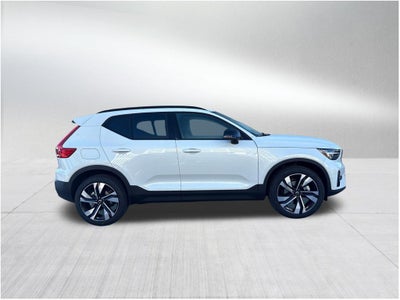 2026 Volvo XC40 B5 Plus