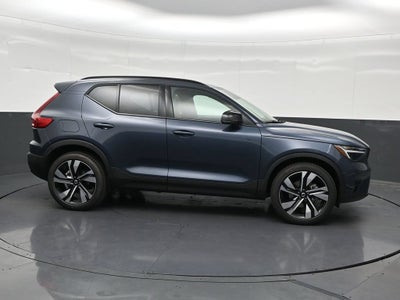 2026 Volvo XC40 B5 Plus