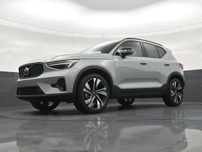 2026 Volvo XC40 B5 Plus
