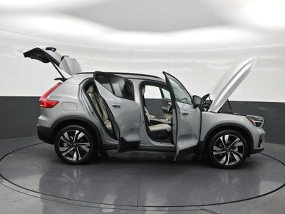 2026 Volvo XC40 B5 Plus