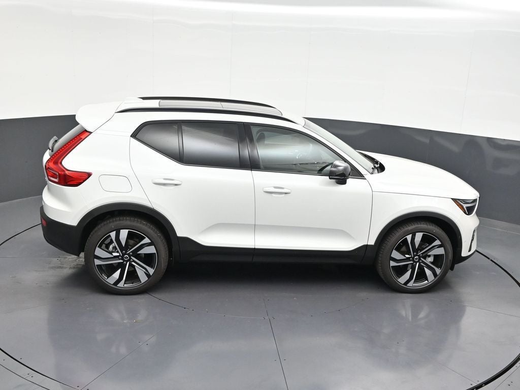 2026 Volvo XC40 B5 Plus