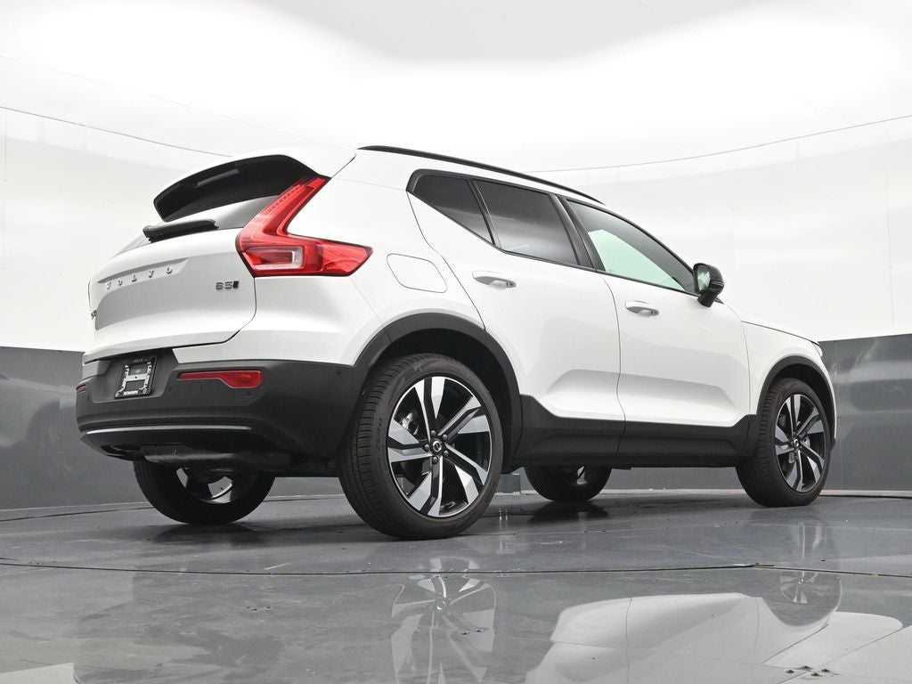 2026 Volvo XC40 B5 Plus