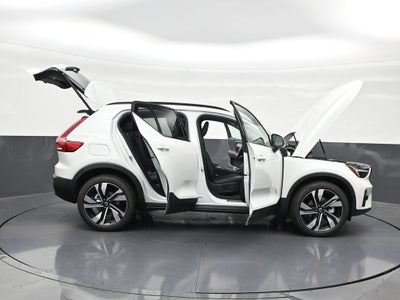 2026 Volvo XC40 B5 Plus