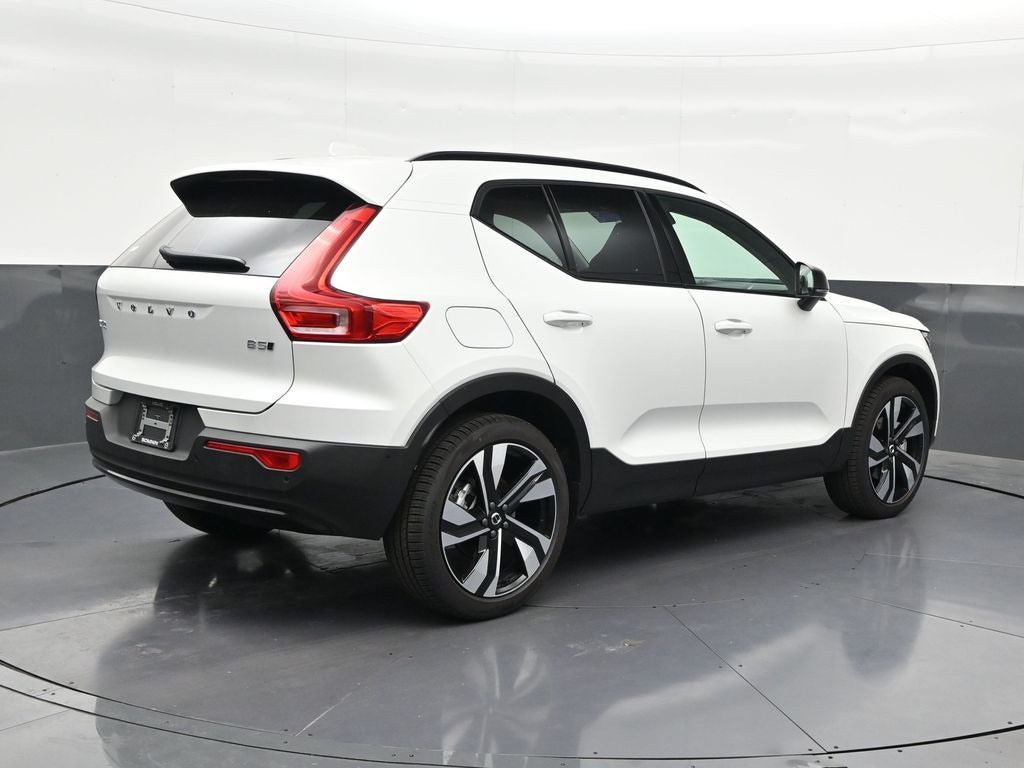 2026 Volvo XC40 B5 Plus