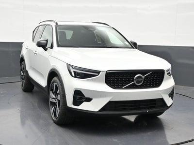 2026 Volvo XC40 B5 Plus