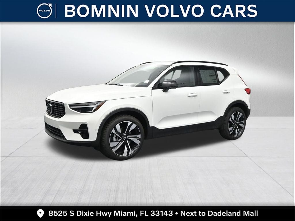 2026 Volvo XC40 B5 Plus