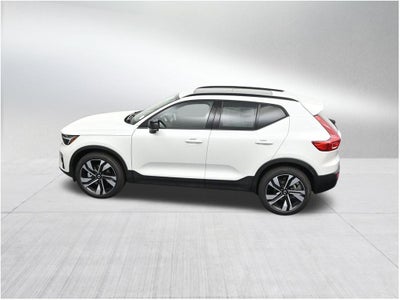 2026 Volvo XC40 B5 Plus