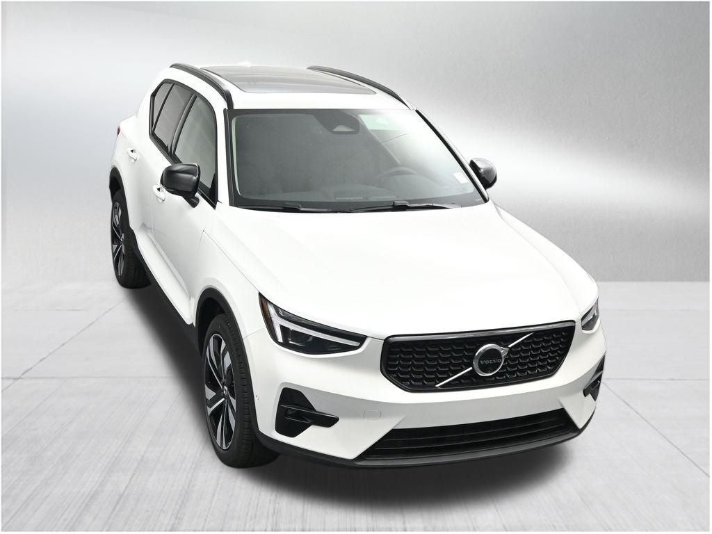 2026 Volvo XC40 B5 Plus