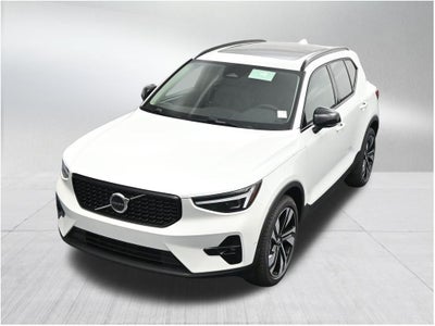 2026 Volvo XC40 B5 Plus
