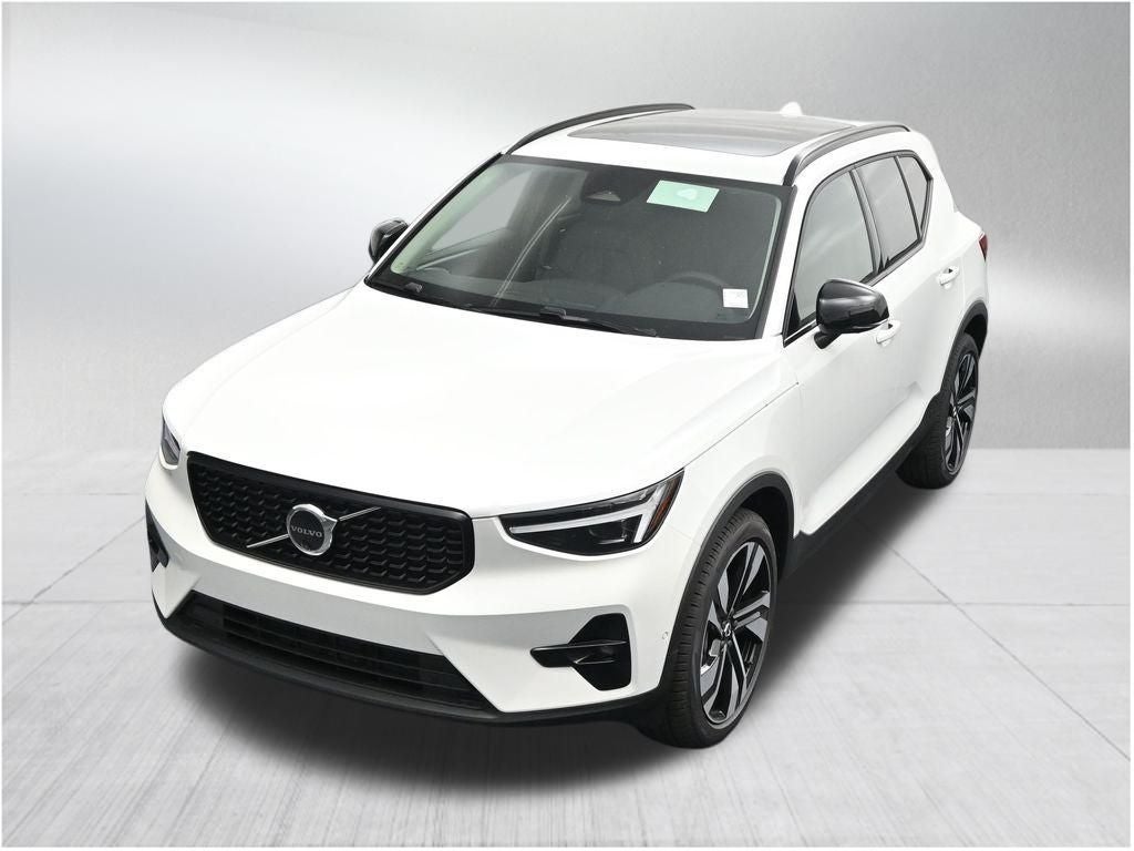 2026 Volvo XC40 B5 Plus