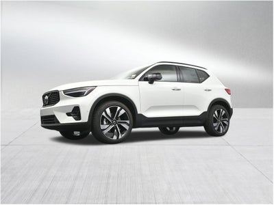 2026 Volvo XC40 B5 Plus